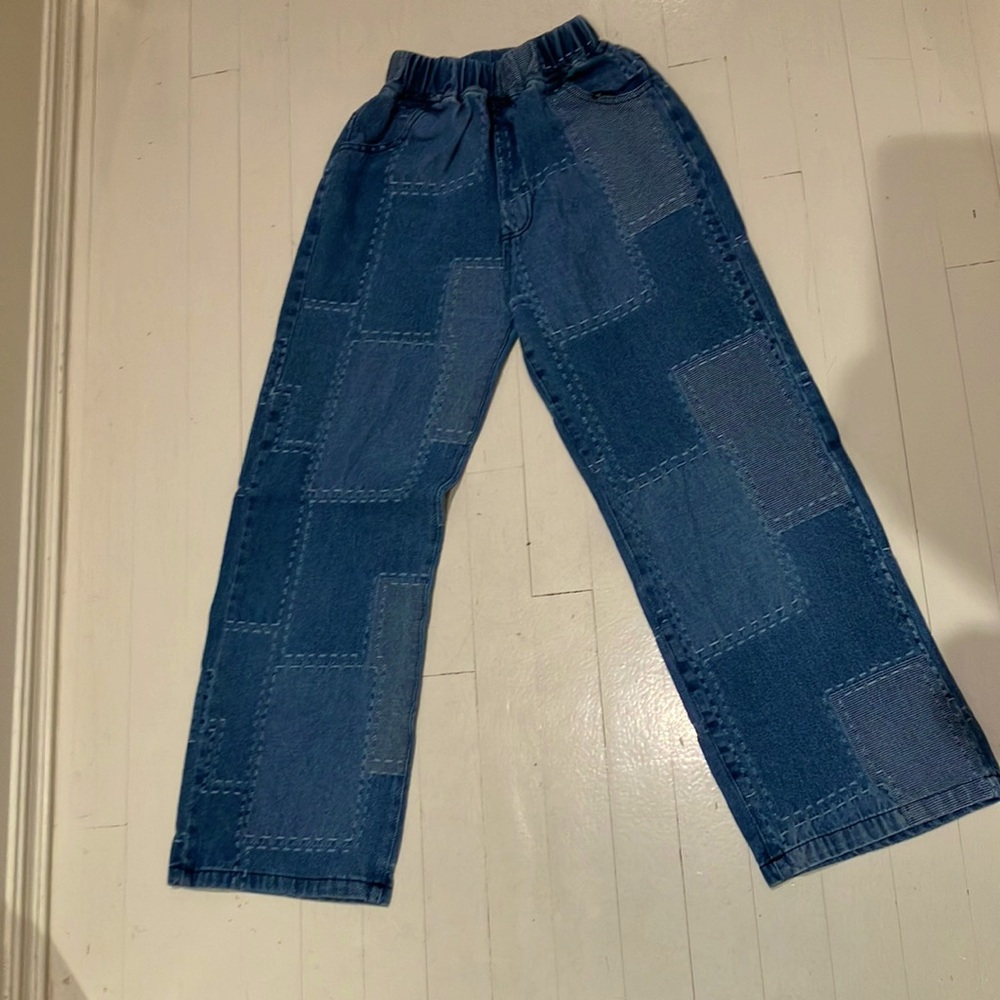 Patch jeans, elastic waistband, pockets front and back, medium think material